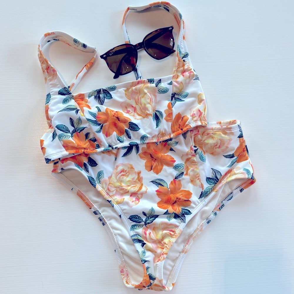 NWOT Women’s Small Floral Bikini